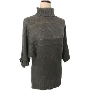 LEA Apparel Turtleneck Sweater Medium Short Sleeves